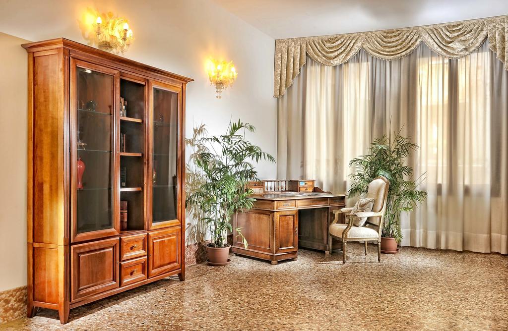 Palazzo Vitturi 3* Venedig